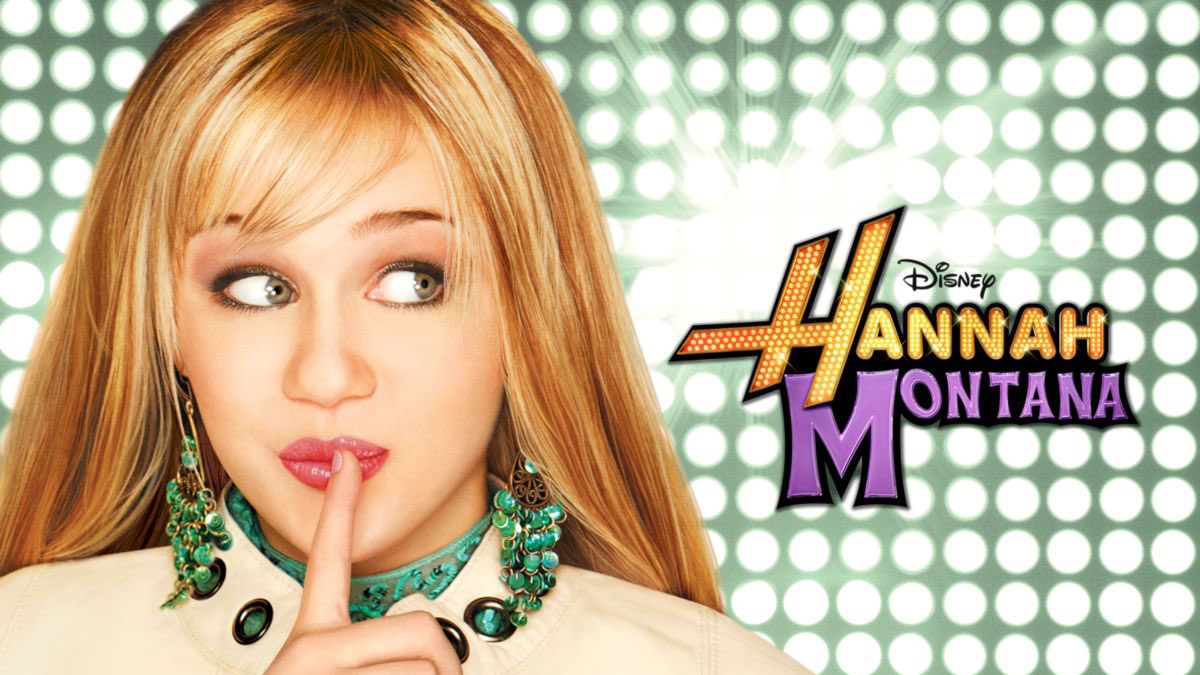 DiscussingFilm's tweet photo. 15 years ago today, ‘HANNAH MONTANA’ premiered on the Disney Channel. https://t.co/pZgYyXknXo