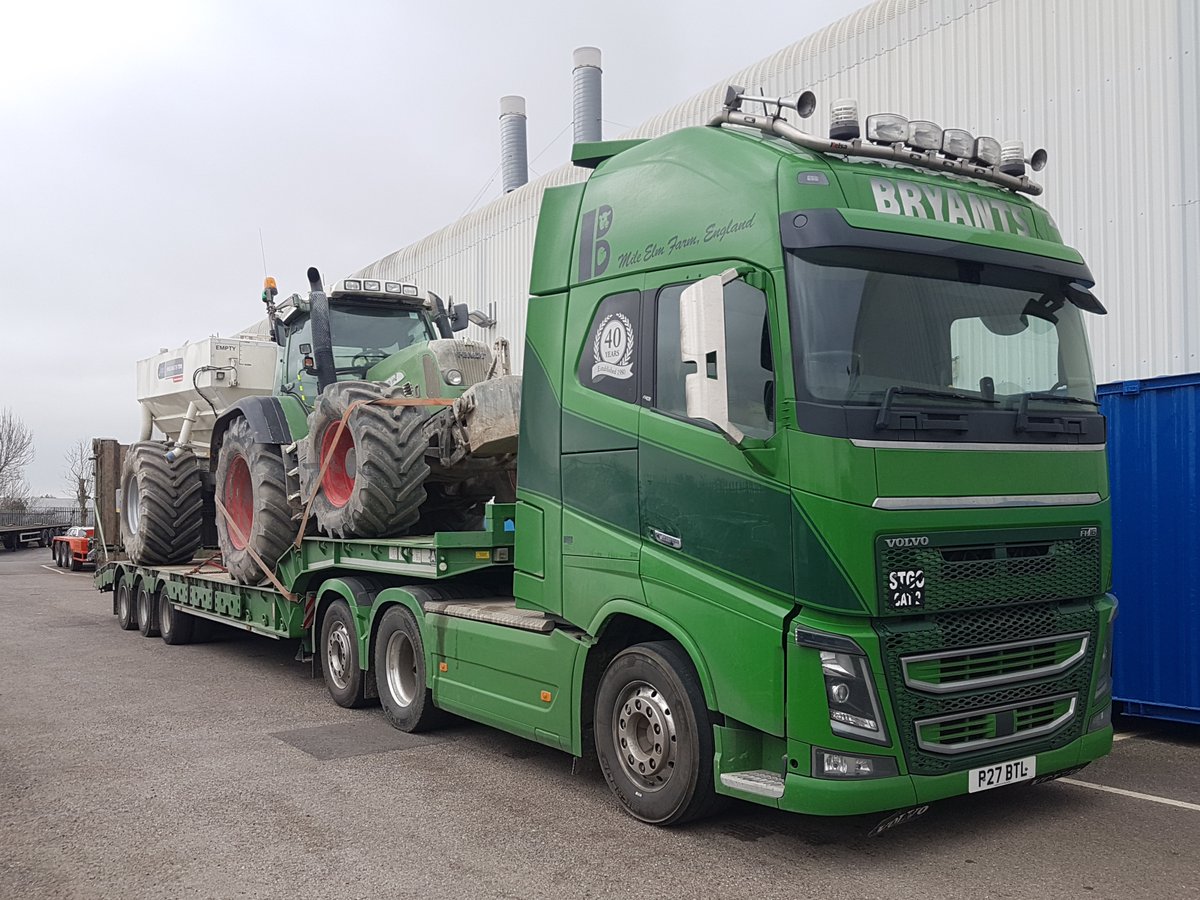 This Truck spotting is easy! Bryant's Andover SFCL67 stepframe trailer in the yard today. #TrucksandTrailers #Lowloaders #SpecialistHaulage #Trailers #Andover