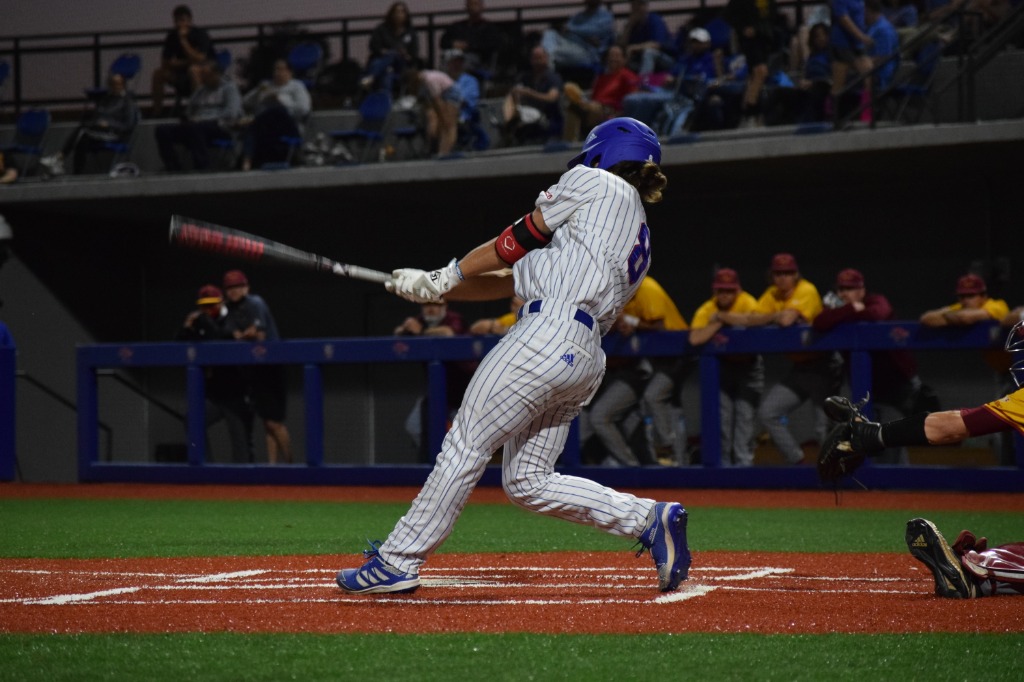 Another W at the Love Shack last night ✅

📸: bit.ly/3lJKZlx

#JunkyardDogs 🦴