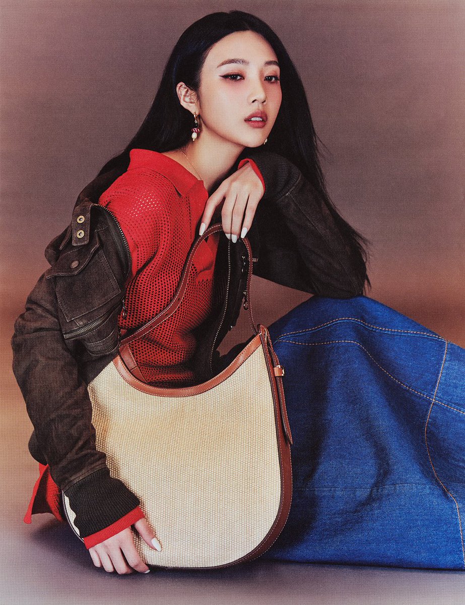 saintdoII's tweet photo. joy for w korea april 2021 issue https://t.co/r52cej1Wg2