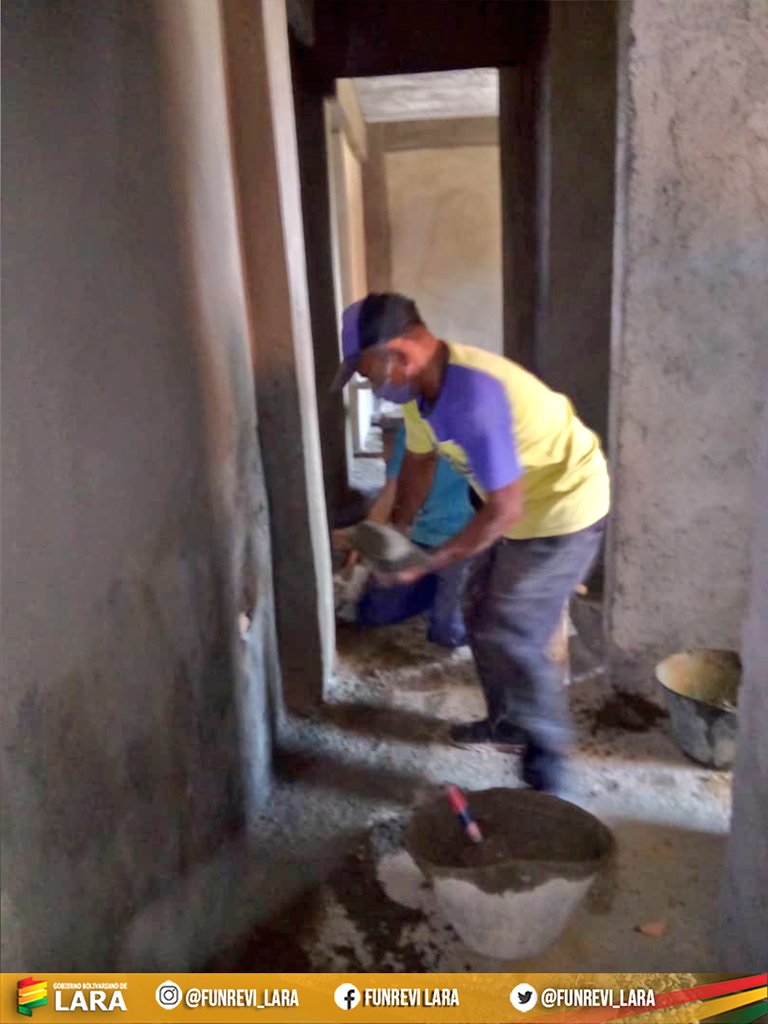 Funrevi_Lara's tweet photo. #24Mar El equipo de @Funrevi_Lara inspeccionado los trabajos del Viviendo IFE, Ciudad Bicentenaria, Mcpio Iribarren, evaluando requerimientos de materiales para avanzar con esta importante obra.
@AdolfoP_Oficial @Minhvi_Oficial @gobiernodelara
#PrevenirEsVencer #Funrevi https://t.co/fKrLuvzvZL