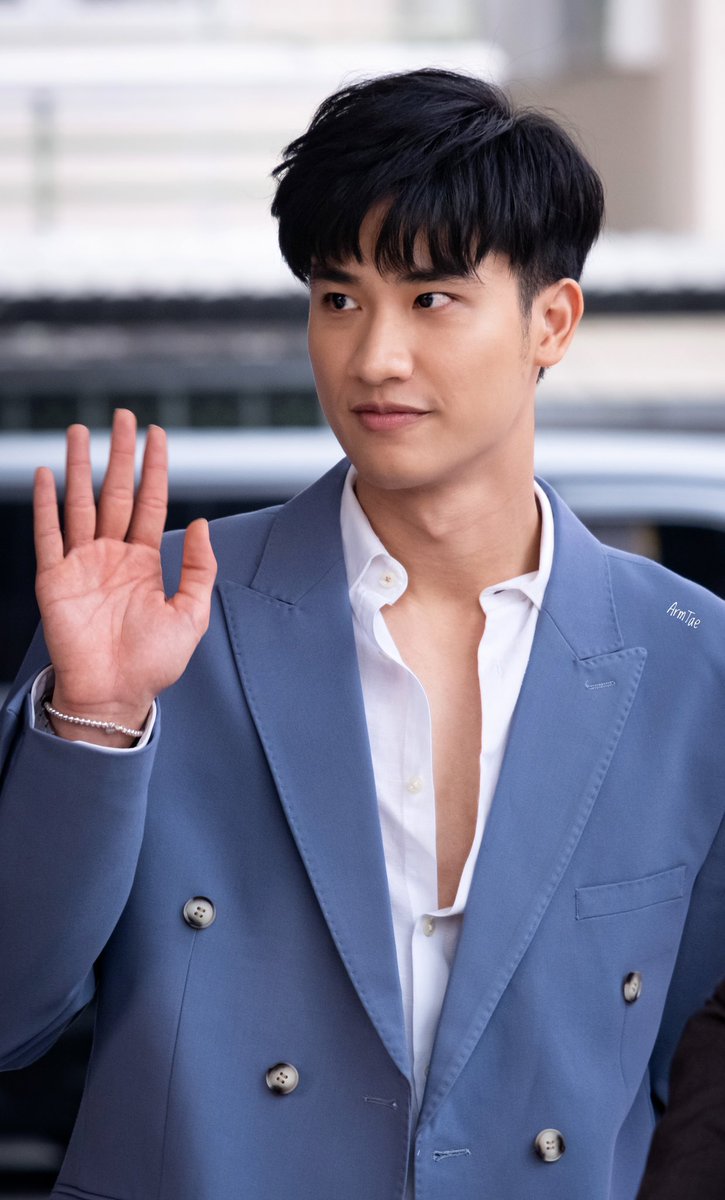 tiedyebright's tweet photo. BrightTay in blue suit 🤩💙💍

#bbrightvc #Tawan_V #BrightTay https://t.co/jHrWuBKBfO