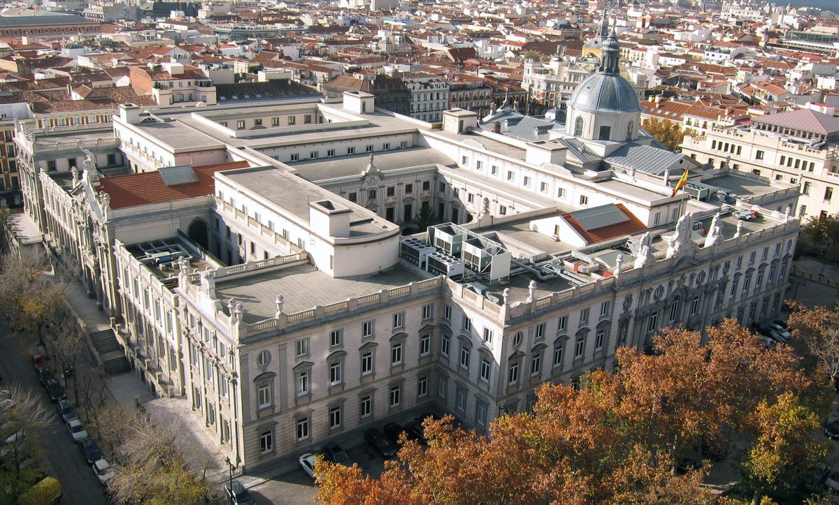 AeafaAbogados's tweet photo. ⚡️El Tribunal Supremo señala que el impago de pensiones alimenticias es una forma de “violencia económica”

La Sala condena a un hombre que dejó de abonar las pensiones por alimentos a su familia
https://t.co/tmLE7s9Jdq https://t.co/JuN0k7s2OL