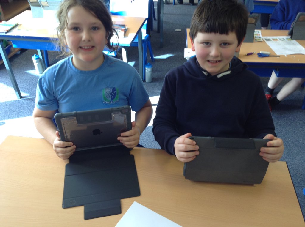 StAgnesY3's tweet photo. We then added a voice recording to our cover page and question pages. Finally, we were able to try our branching databases out on our friends! @gem_education #stagnescomputing https://t.co/2zsQZP3MR9