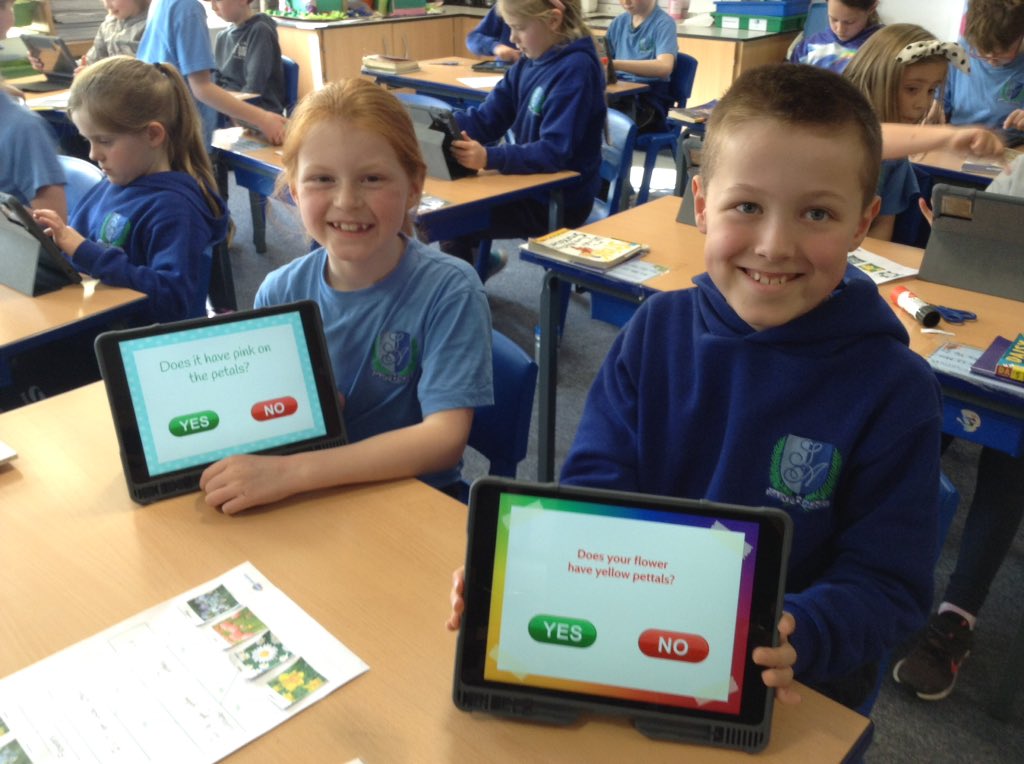 StAgnesY3's tweet photo. We then added a voice recording to our cover page and question pages. Finally, we were able to try our branching databases out on our friends! @gem_education #stagnescomputing https://t.co/2zsQZP3MR9