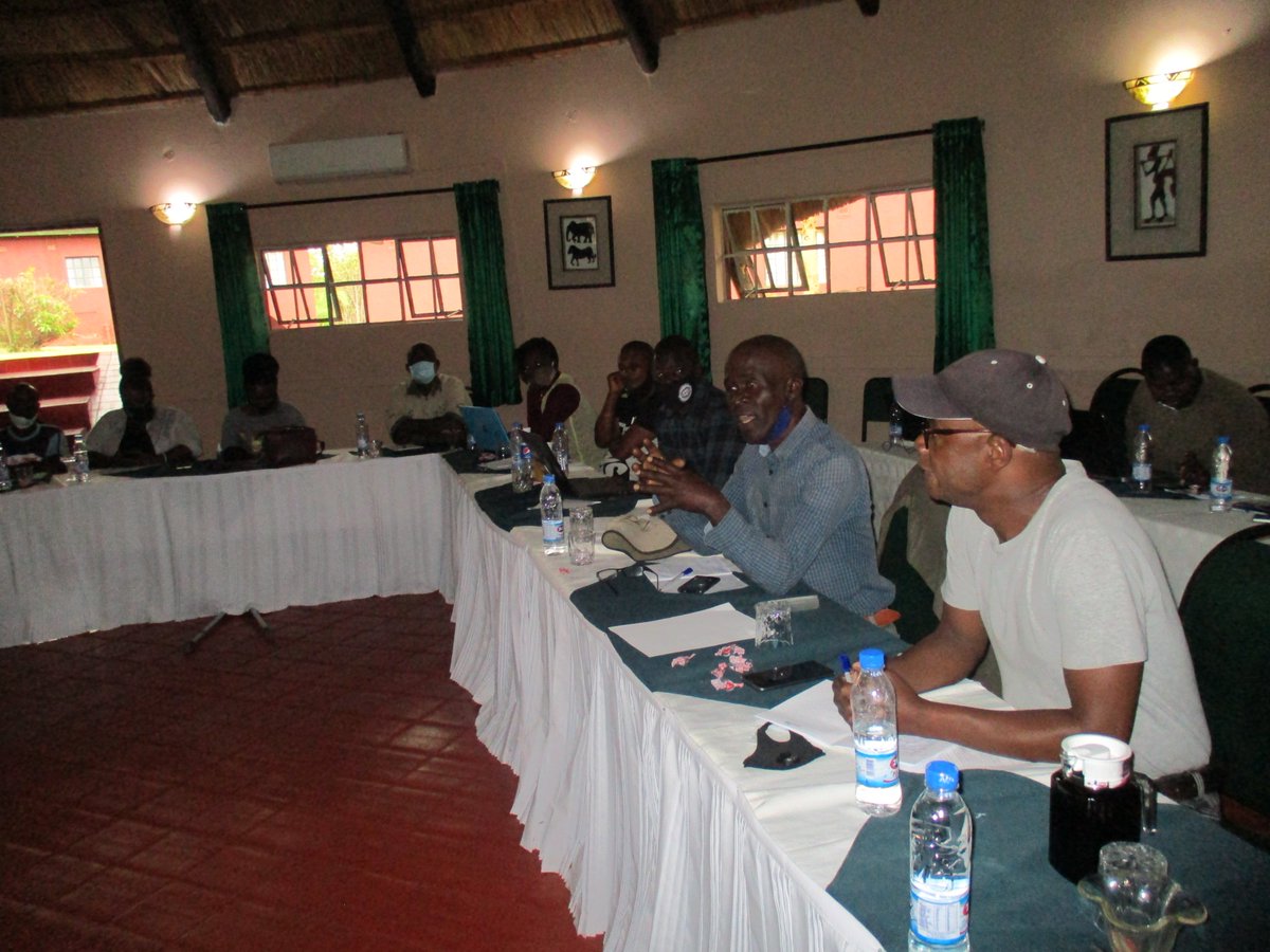 MakoniGeorge's tweet photo. Attending an IRI supported  CSO Training Workshop on Local Governance in Macheke targeting Mash East CBOs @Bulelani25 @ChichiLuciasi @JackZaba @vellimnyama @tsunga_arnold @tphute1 @marve_kumalo @WedzaCommunity @HealZim @misazimbabwe @YetTrust https://t.co/GfW8D8pK1r