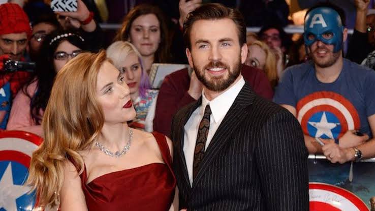 lokisfitz's tweet photo. chris evans and scarlett johansson’s friendship through the ages has got to be my favourite thing https://t.co/GUTPFtOEE0