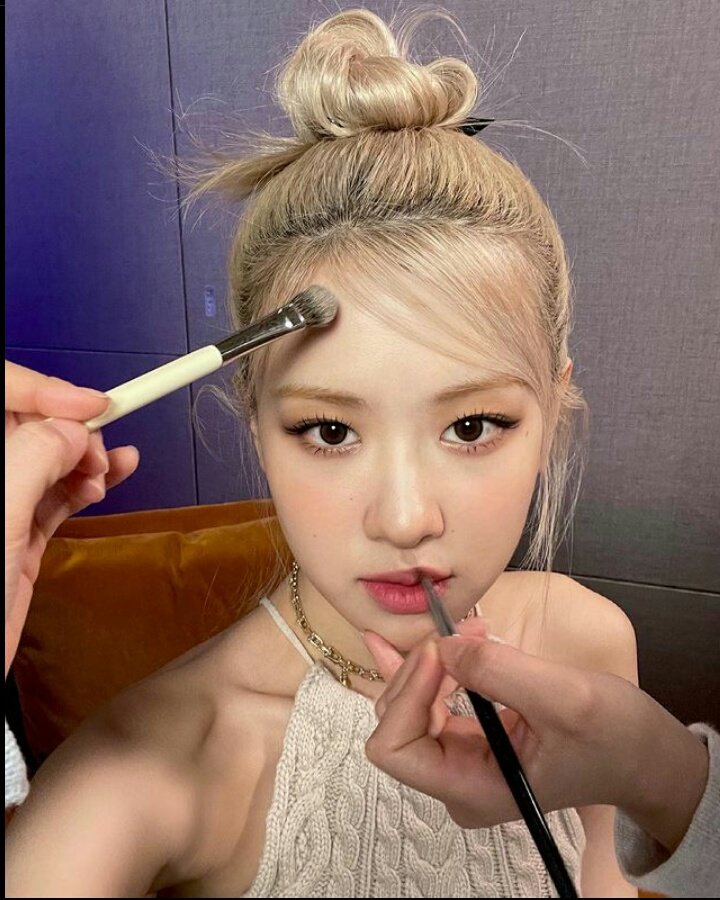 Pretty_Savege's tweet photo. This hair looks so good on her.
CONGRATULATIONS ROSÉ
#OnTheGroundFirstWin #ROSÉ1STWIN
@BLACKPINK https://t.co/gU4yRosNRh