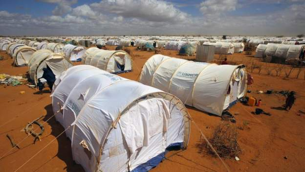 Africaglobalnew's tweet photo. The #Kenyan authorities have given the #UN refugee agency a 14-day ultimatum to close one of the world's largest refugee camp. The government has threatened to forcibly repatriate Somali refugees living at #Dadaab camp to the border if the deadline elapses, the newspaper reports. https://t.co/0Z45fVvRI1