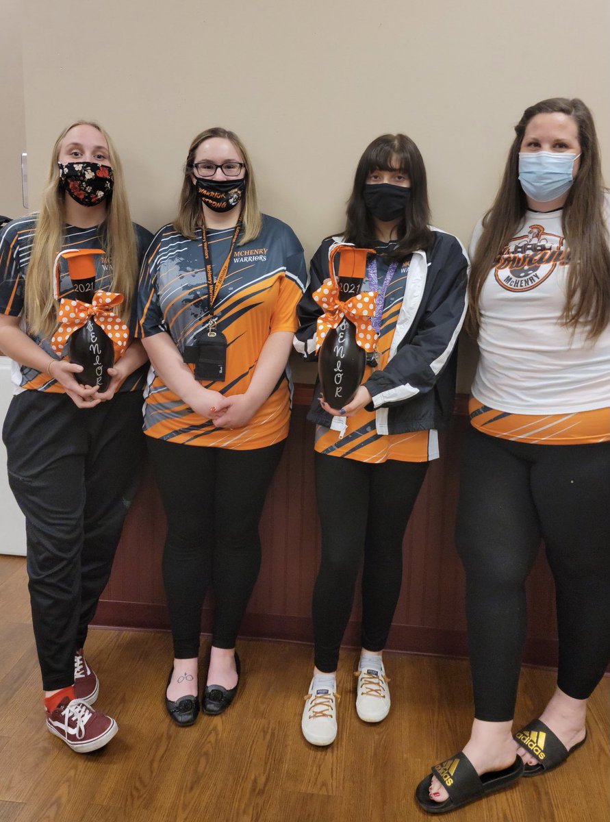 MrsONeil_MCHS's tweet photo. Had the best time yesterday celebrating the end of a great season!!! Congratulations to our seniors and our “Heart of a Warrior” recipient, Shania Houston @shaniarose123 !!! #ThisIsHowWeRoll #WarriorPride156 #VarsityBowling 🎳🧡🖤 https://t.co/rPwLw1YKp8