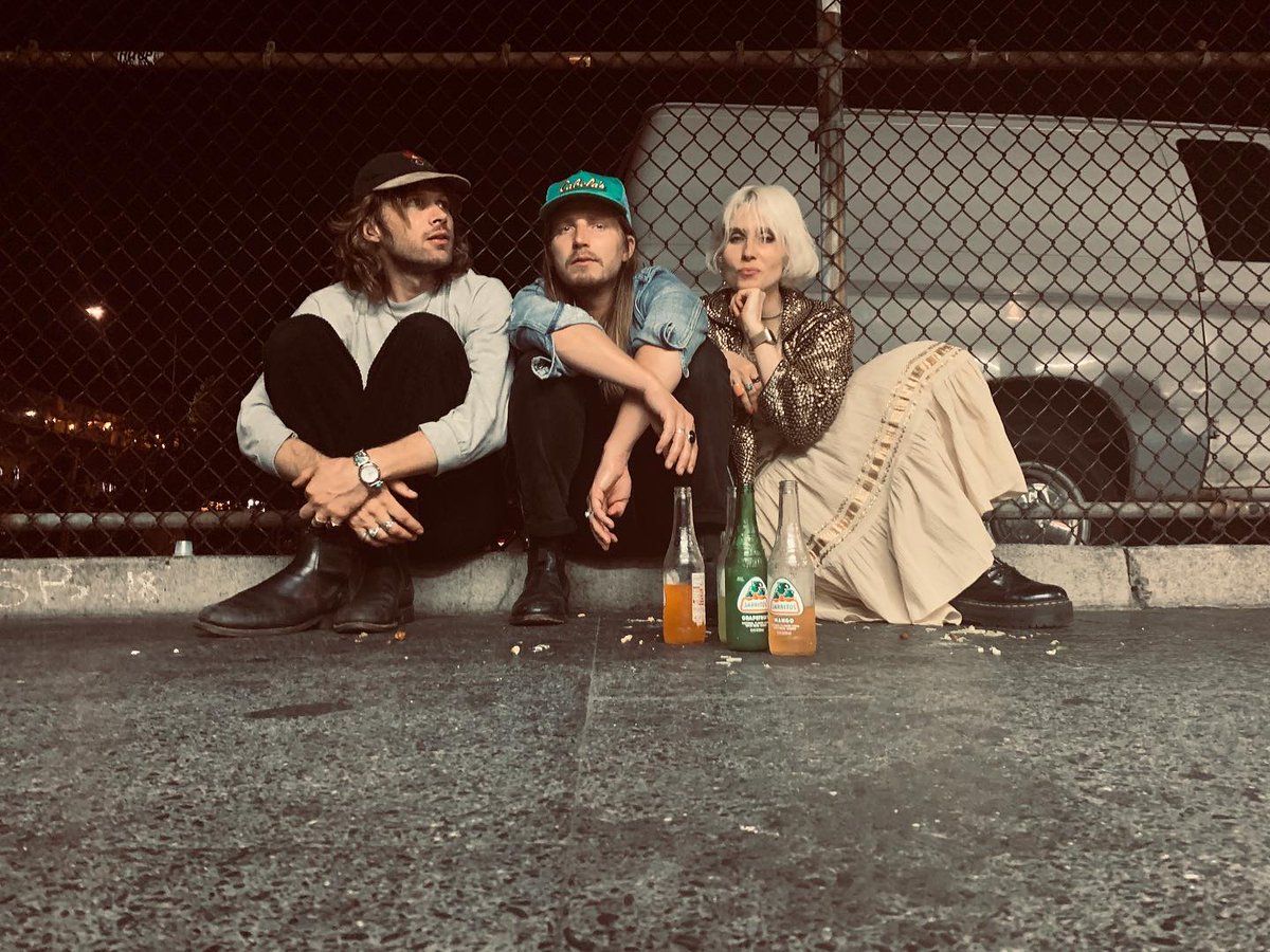 wolfinasuitblog's tweet photo. Listen: "Read Between" by @Vivii_official at https://t.co/a46hnNOWZh #readbetween #vivii #Sweden #newmusicalert #indie #indiemusic #Indiepop #music #wolfinasuit #musicblog #mustlisten #newmusic #feelthemusic #musicislife #thatvoice #Europe #onrepeat https://t.co/FPNa4iv1tt