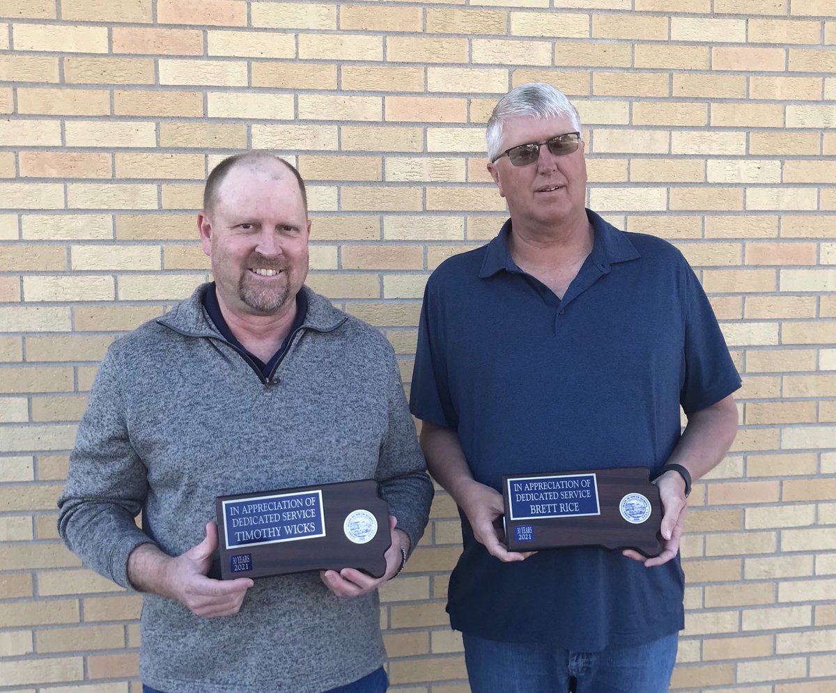 CusterAreaEng's tweet image. Congratulations and thank you to @SouthDakotaDOT, Custer Area employees Tim Wicks and Brett Rice for 30 years of dedicated service #betterlivesthroughbettertransportation