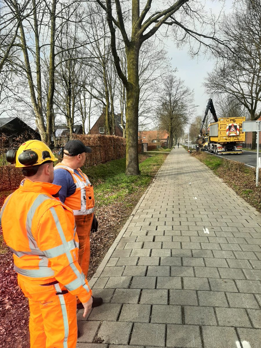Bij Van Doorn staat veilig werken hoog op de agenda. Daar zijn wij elke dag op verschillende manieren mee bezig. Vandaag, tijdens de Bewust Veilig Dag 2021, staan wij extra stil bij veilig werken.
ow.ly/GUbp50E7lpd
 
#bewustveilig #veiligheid #veiligheidscultuurladder