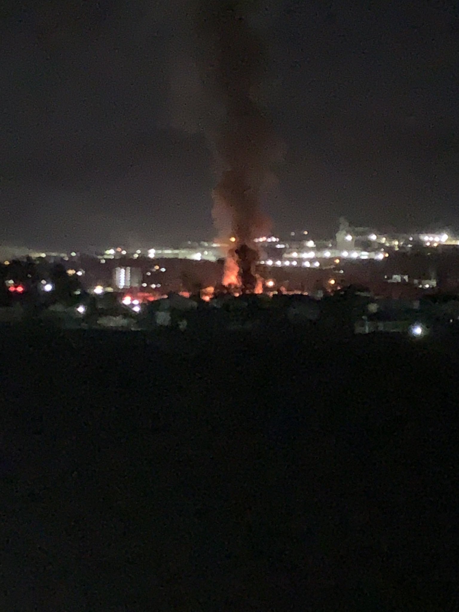 画像 中津川市 オークワ付近で火事ですね ものすごい煙と火が見えます 距離があるのでぼやけてますが T Co Pvu5xagimk Matomehub まとめハブ