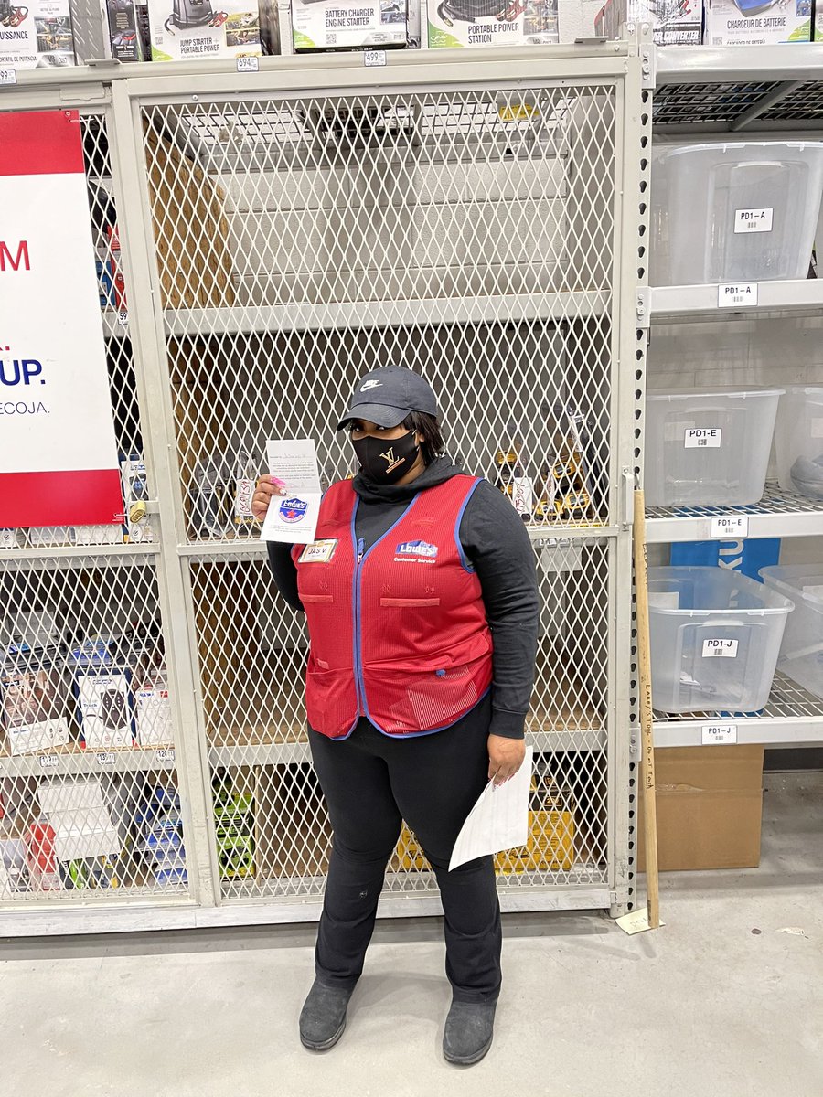 Head cashier Jasmine leading by example! Her service is a 10!! <a href="/DanJRomanowski/">Dan Romanowski</a> <a href="/BubaR9/">Buba</a> <a href="/BlueBoxR1/"><a href="/BlueBoxR1/">@BlueBoxR1</a></a> @LauraG813R1 <a href="/Nichols_John_/">John Nichols</a> @BlueBoxR1