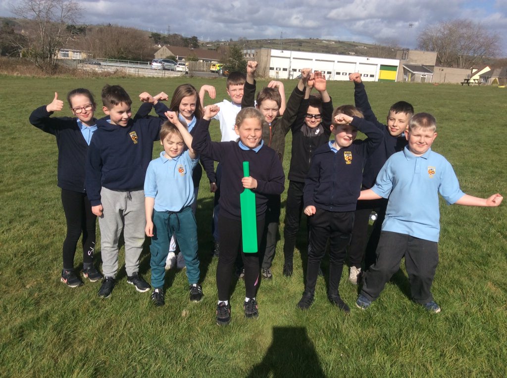 BryncethinPS9's tweet photo. Class 9 are enjoying the sunshine today during their PE lesson and we had our first visit this year to the school field where we played cricket.Well done to the winning team. https://t.co/WXod3GcVYK