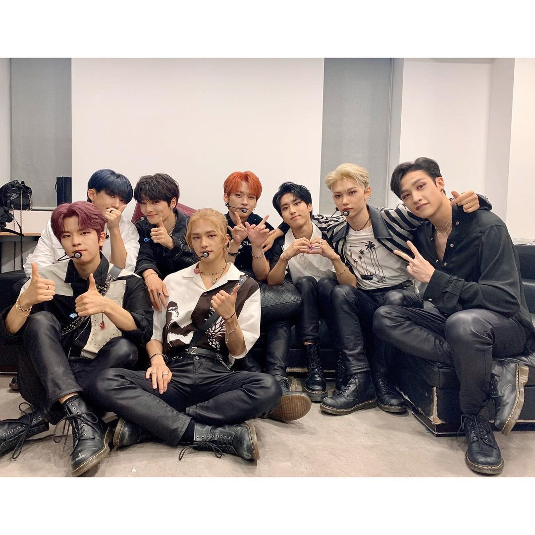BangChan97skz's tweet photo. STAY BELIEVE IN STRAY KIDS 8 
🎉🎊🎉🎊🎉🎊🎉🎊🎉🎊🎉🎊
#StrayKids3rdAnniversary
#STAYingWithYou #LoveStrayKids
#스키즈_3주년보다_멀리_영원보다_오래 @Stray_Kids https://t.co/GqQWXUX1Ss
