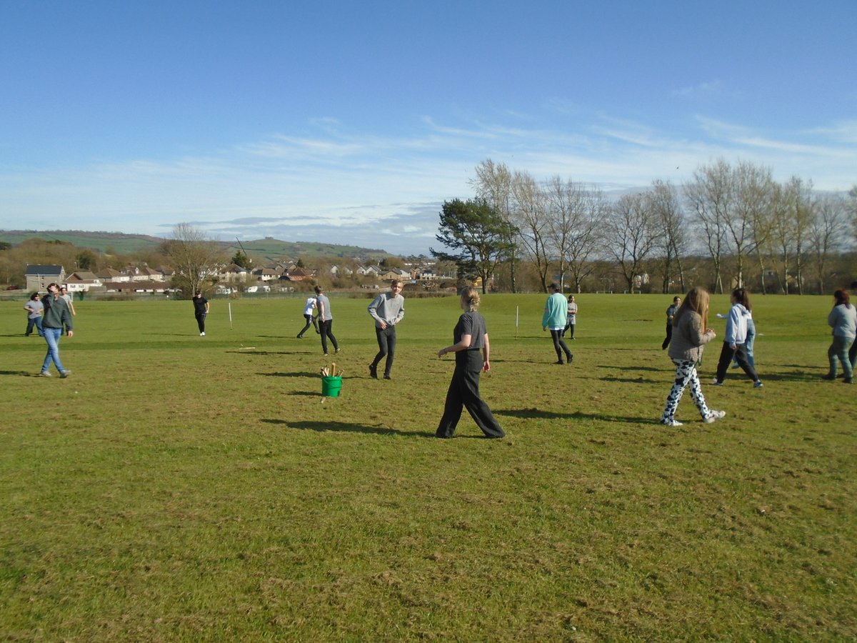 WellswaySixth's tweet photo. Spring is definitely here, great to see our Sixth Formers enjoying rounders and cookery this afternoon! #enrichment #teamwork #sixthform https://t.co/nyNGN3rZpZ