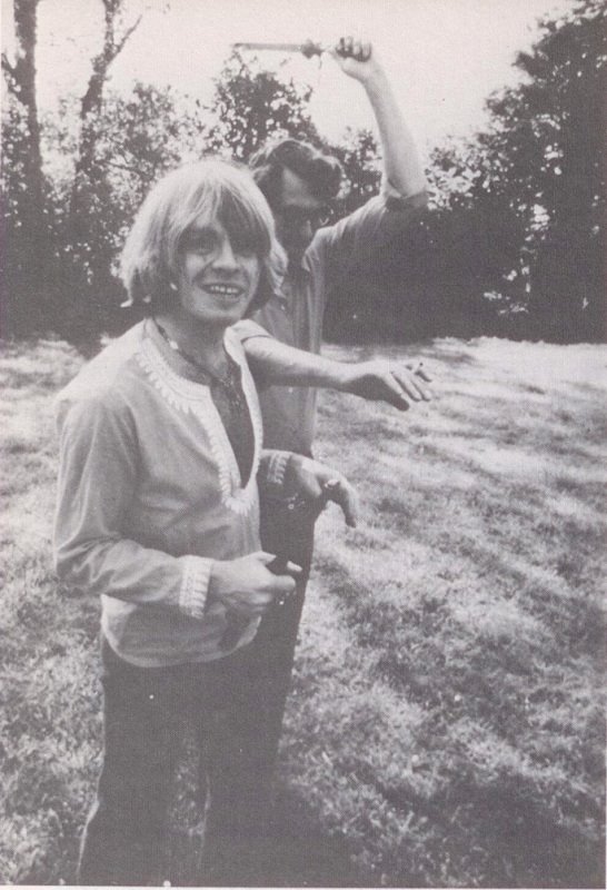 BrianResource's tweet photo. #BrianJones #KeithRichards #TomKeylock #MichaelCooper - #Redlands, #WestWittering, #England - circa June 1968 - by #TonySanchez. https://t.co/rX906P6xHU