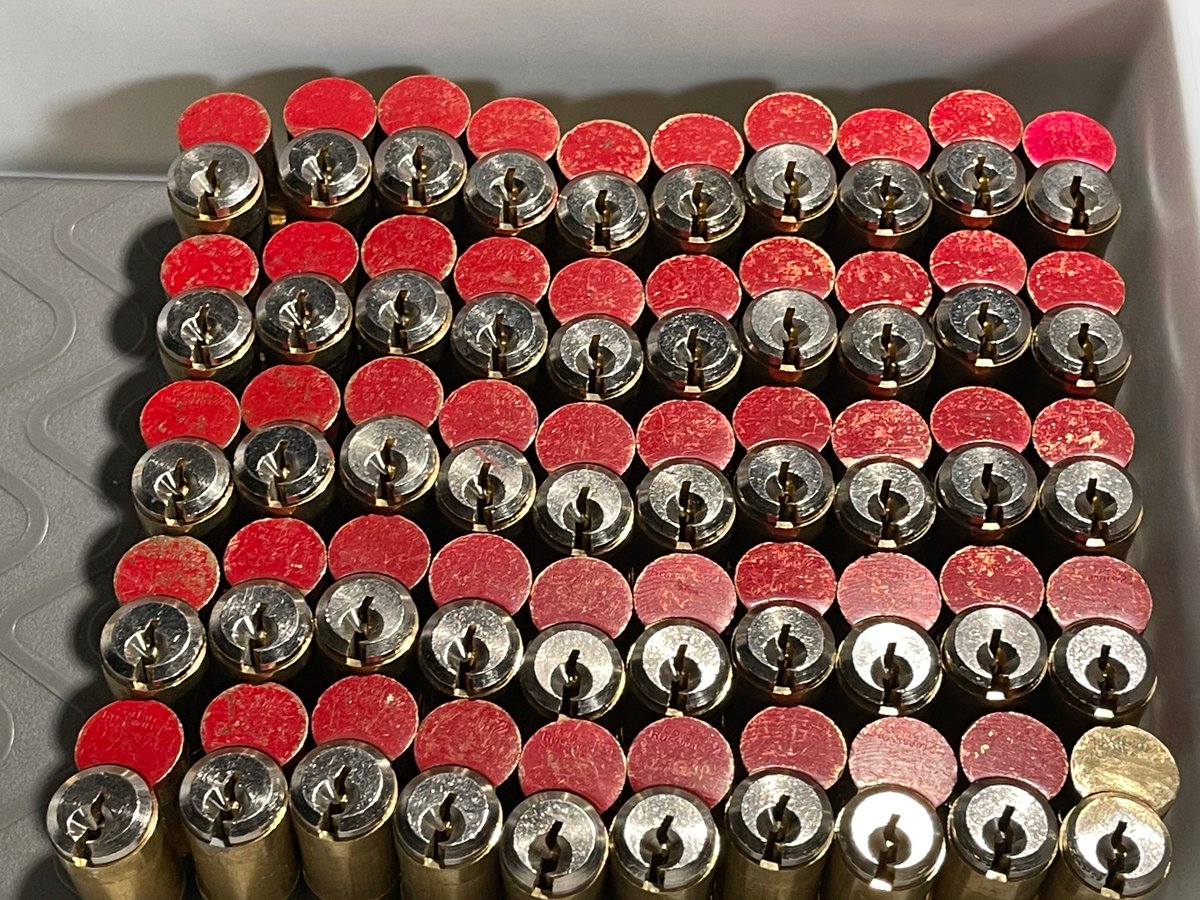 LegalLockPicker's tweet image. Fifty red painted Corbin russwin cores. Another giant lot that get good at the time but don’t have the time to rekey them ect