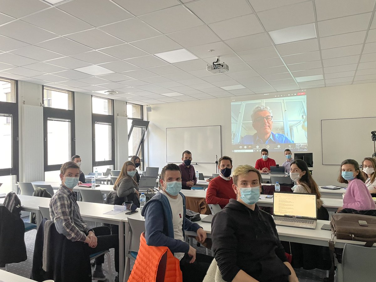 Audencia_MS_MCI's tweet photo. #Lex : Intervention très enrichissante de M. Christophe de Pous, Président International Markets chez Clarins ! La table ronde a permis un dialogue intéressant entre ce dernier et les étudiants du #MSMCI sur le marketing et le management interculturel ! https://t.co/QKwMKoEFe2
