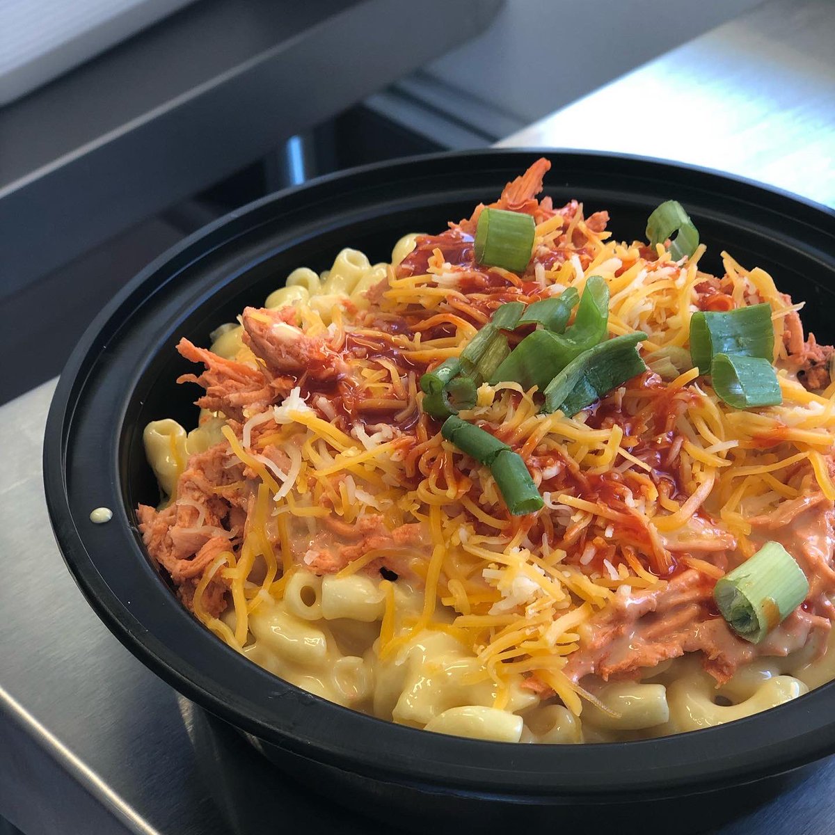 OsGrillOnWhlz's tweet photo. Check out our loaded Mac &amp; cheese Bowlz, Loaded Friez, and Grilled Cheez Sandwiches #GetLoaded https://t.co/YXoHa2TWDt