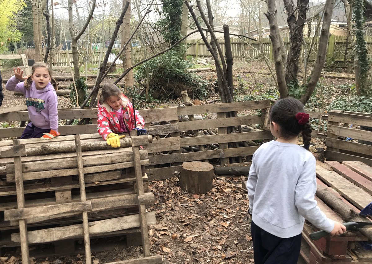 DanesfieldFS's tweet photo. Y1 had a brill morning in the forest remembering and practising all our tool skills #teachingfriends #feelingepic โค๏ธ๐ณ@DanesfieldY1 @DanesfieldSchl https://t.co/O2U3oJzzPE