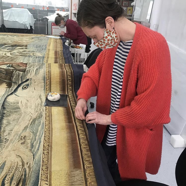 ZenzieTinker's tweet image. After months of painstaking work, we’re happy to say we’ve finished conserving the @ArundelCastle tapestry. It’s now hanging proudly where it belongs, waiting for the time when it can be seen again by visitors in all its glory! #tapestry #conservation #textileconservation