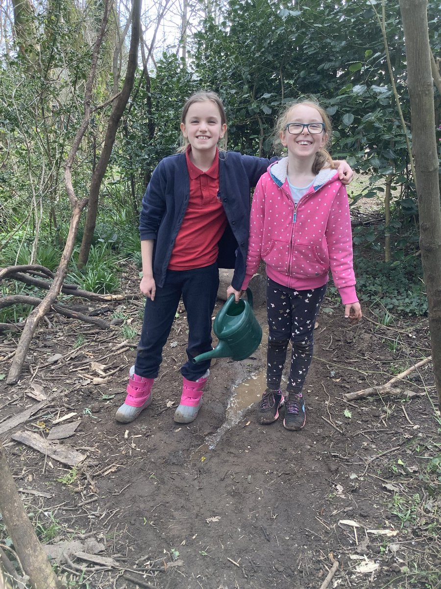 Hendrefoilan's tweet photo. Fantastic teamwork and problem solving in Year 5, adapting and improving our rivers after our day with @DawnNaturedays #hdfpy5 #outdoorlearning #teamwork https://t.co/yAuhZ3W0uA