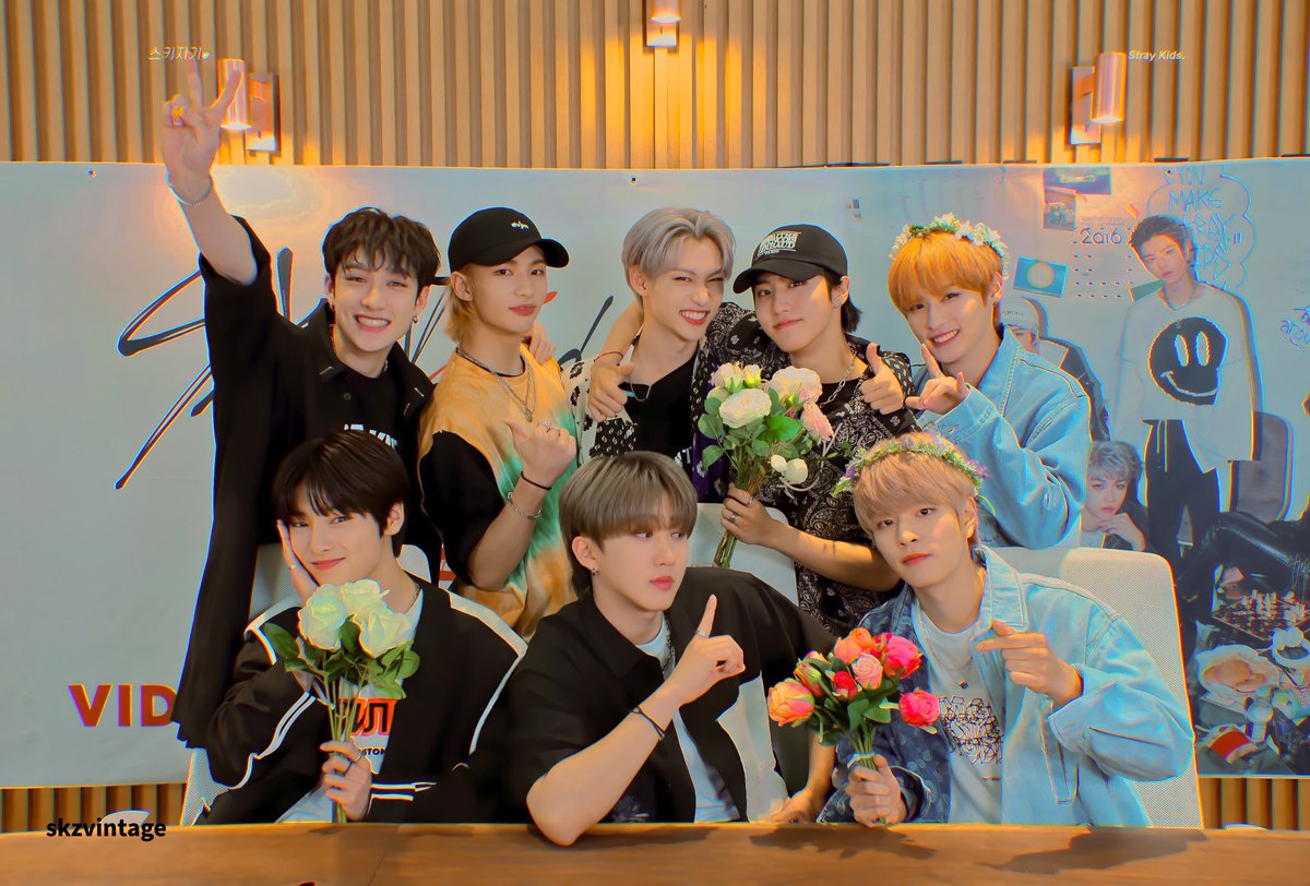 др участников стрей кидс. группа stray kids 2021. группа stray kids 2021. Monsta x участники с именами на русском. Stray kids участники с именами.