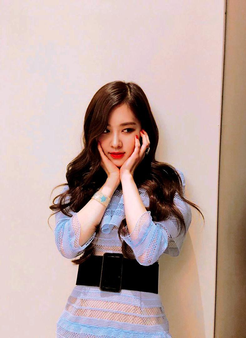 fanboykhen's tweet photo. CONGRATULATIONS ROSÉ
Finally @ygofficialblink Rosé first win!
💗💗💗💗
🖤🖤🖤🖤
#Rosé #ROSÉ1stWin #OnTheGroundFirstWIN #OnTheGround #Blackpink https://t.co/HRjzke9g3h