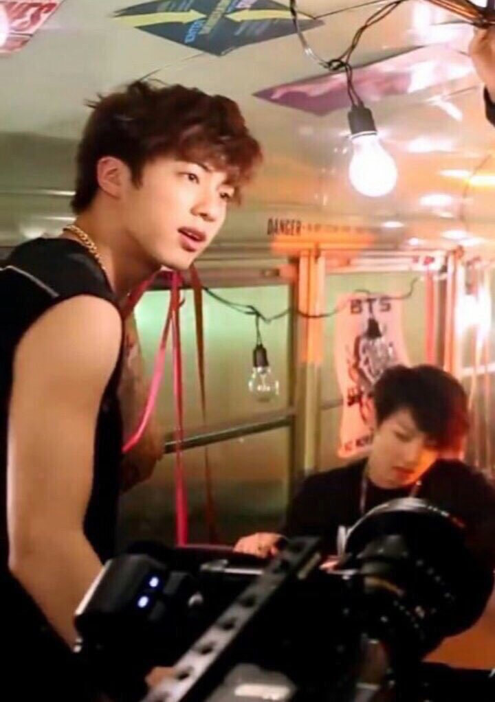 jinnieIuvv's tweet photo. You’re kidding https://t.co/1BssWENjEi