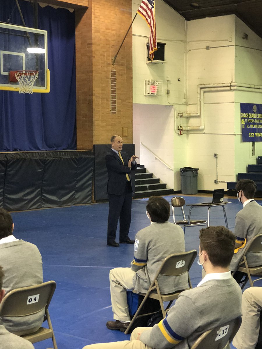 Principal_Cos's tweet photo. Thomas Quinlan ‘81 and member of the Hall of Fame delivered another powerful lecture to the senior class @StPetersBoysHS 

Key Takeaways:
“ Treat others as you would like to be treated”
“Reward People”
“ It’s all about how you respond to failure in life”
“Believe in Yourself” https://t.co/QQMHT0gEee