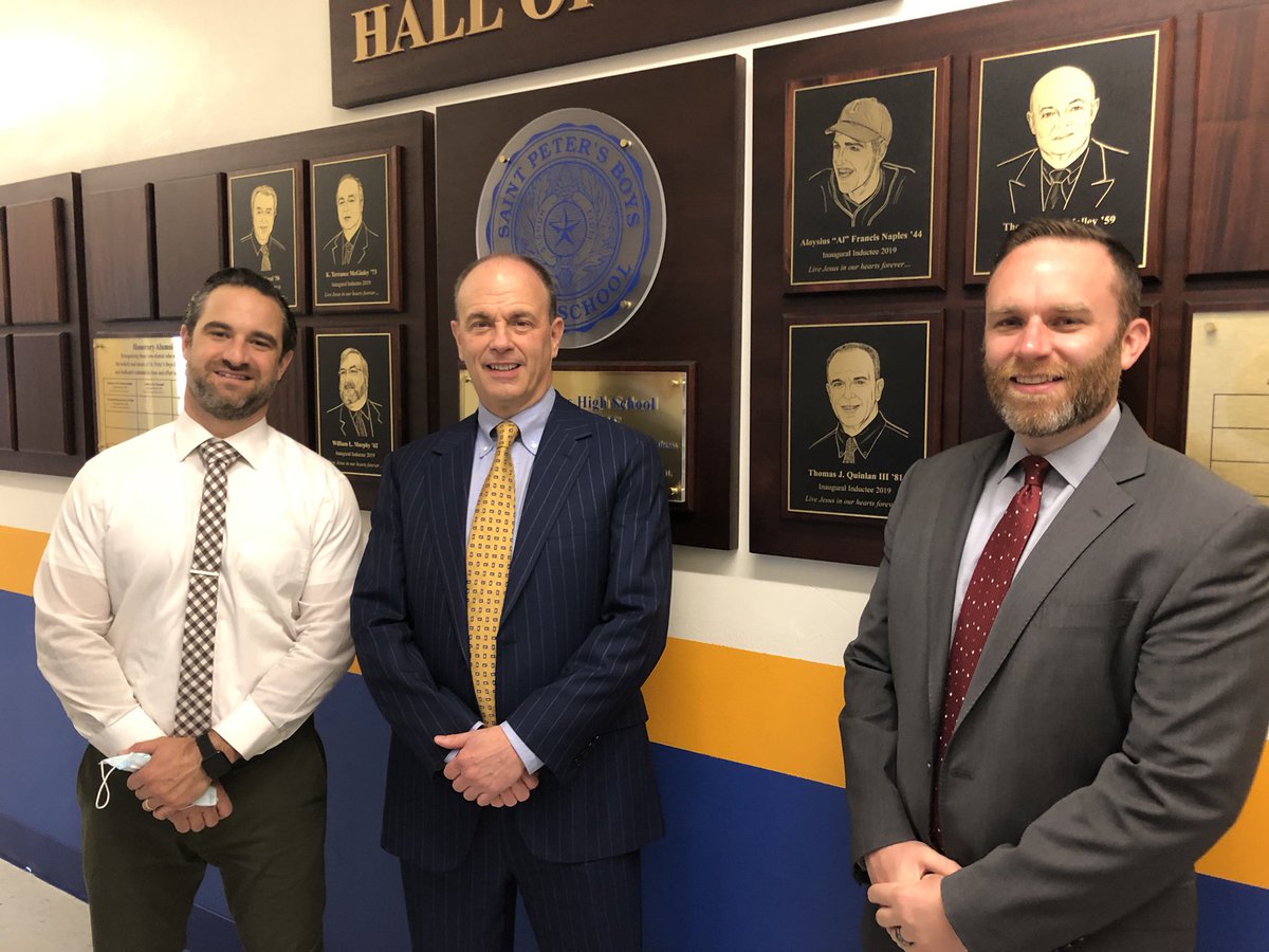 Principal_Cos's tweet photo. Thomas Quinlan ‘81 and member of the Hall of Fame delivered another powerful lecture to the senior class @StPetersBoysHS 

Key Takeaways:
“ Treat others as you would like to be treated”
“Reward People”
“ It’s all about how you respond to failure in life”
“Believe in Yourself” https://t.co/QQMHT0gEee