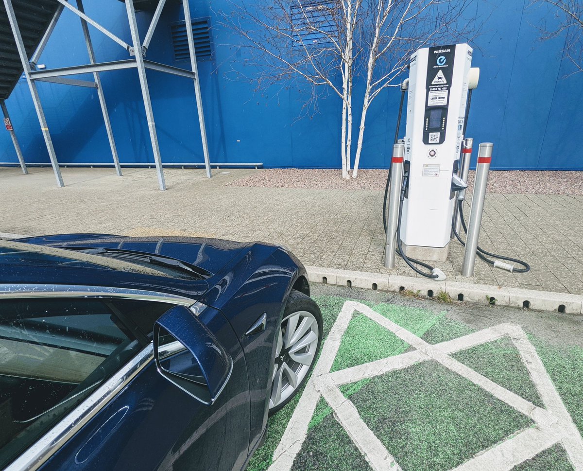 plugincarguy's tweet photo. . Still no CCS on @ElecHighway rapid charger at @IKEAUK #Belfast so not much use to most post-2014 EVs. Fortunately @DaleVince has promised that all his network's rapid chargers will have CCS "by this summer". Unit appeared to be on free vend today, btw. #ukcharge #EV https://t.co/ku8r0j9tmZ