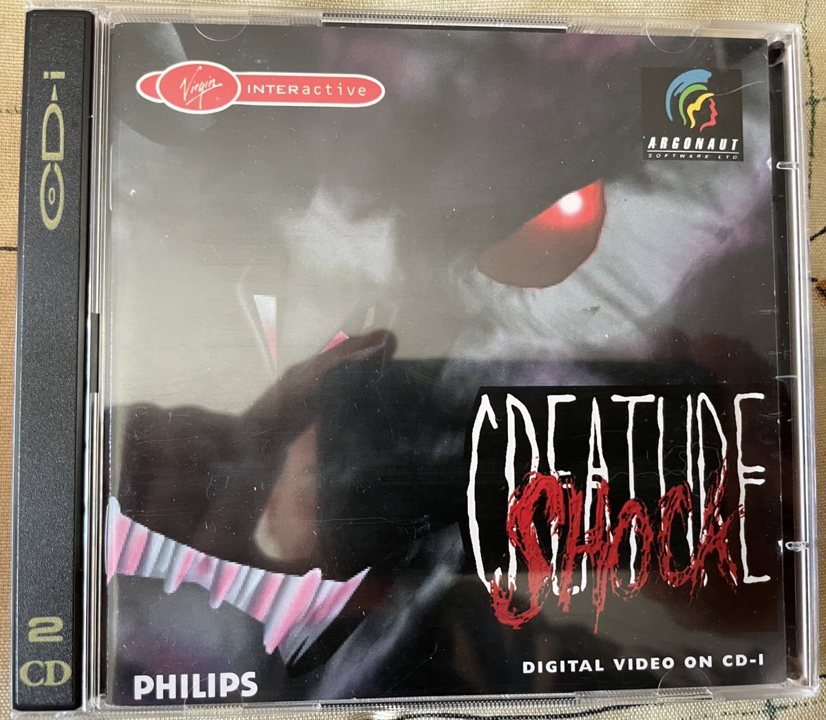 Ophilippos1's tweet photo. #RetroGaminglife #Philips Voilà. Ma nouvelle console #RetroGaming est le #CDI,je vais tester tout ça🤩 @Arunotaku m’a donné la #CDiites aiguës😜il est équipé de la carte #Mpeg. Ça c cool.On rentre dans le lourd 😬 jeux carte mpeg😉#LostEden #CreatureShock mes 1er jeux PC CDrom🤩 https://t.co/6cvBK1fBIR