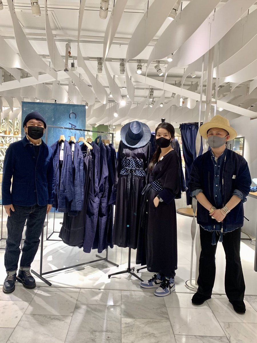 TARAcyan3's tweet photo. BEAMSの佐藤幸子ディレクターがプロデュースするブランド「CATHRI」のPOPUPショップが今日から新宿���勢丹５階で‼️
重要無形文化財の久留米絣を取り入れている「CATHRI」是非是非ご覧になってください❣️
#CATHRI #久留米絣 #カスリ #重要無形文化財 #BEAMS #新宿伊勢丹 https://t.co/JSYHs6Bd3x