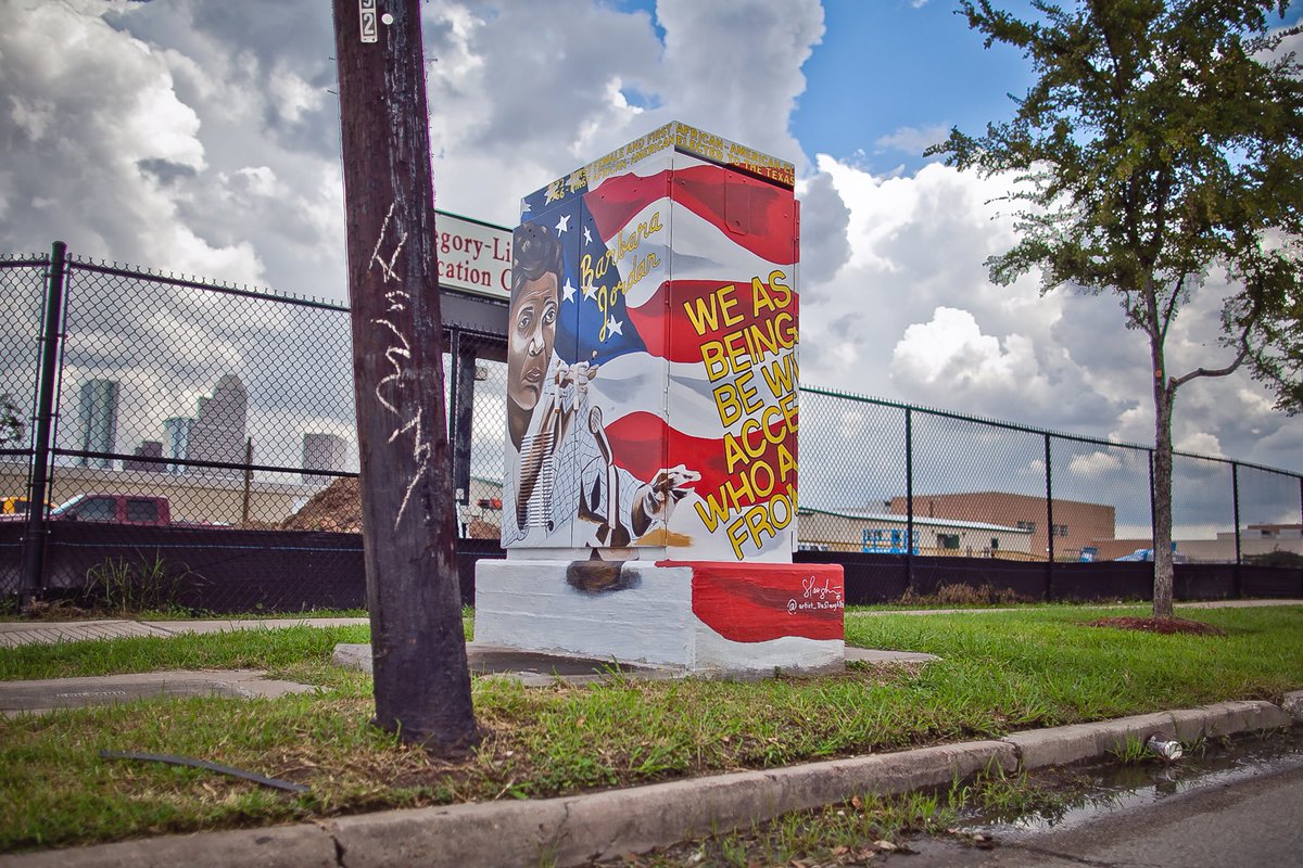 minimurals's tweet photo. We're feeling the hometown pride! Barbara Jordan was born in Houston's Fifth Ward #WomensHistoryMonth

🎨 @TraSlaughterArt
📍 Dallas St @ Taft St, Houston, TX
🗂 @UPArtStudio1
📈 District C
📅 2016
📸 Morris Malakoff

#barbarajordan #fifthward #minimuralshou #minimurals #houston https://t.co/XK6VbJMfnM