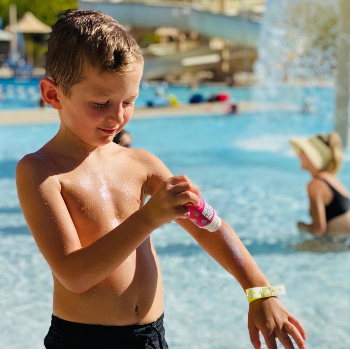 It’s almost time to start thinking about your pool routine, the most important part being sunscreen. Our sunscreen attaches to a bag or backpack so you never leave home without it, making you pool-ready at all times 😎💦

Photo Credit: @funfithealthymom

bit.ly/3fjEqSA