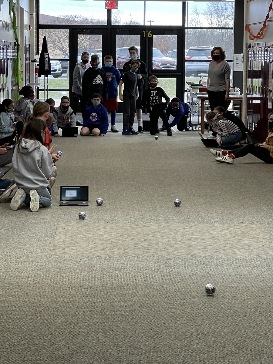 TechCoach157C's tweet photo. 5th Grade students programming @Sphero during STEM class today! @JozaitisColleen @Chelsea_Tigers  @EF157c https://t.co/ip5PEYcHxD