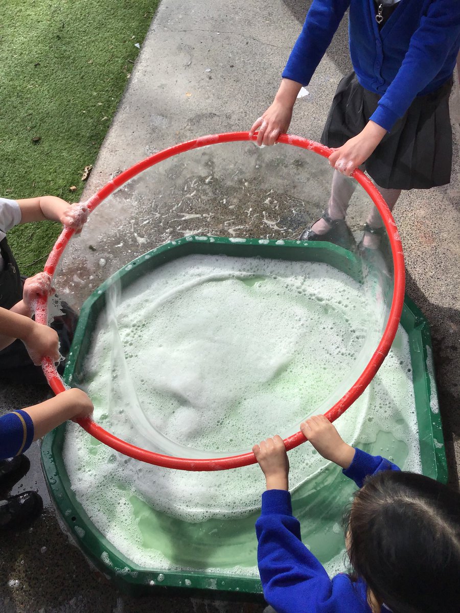 maryvalebham's tweet photo. EYFS - Science week continued ๐งผ๐งช #bubblemaking #investigating #predictions #maryvalefamily https://t.co/1QIwOK8LGD