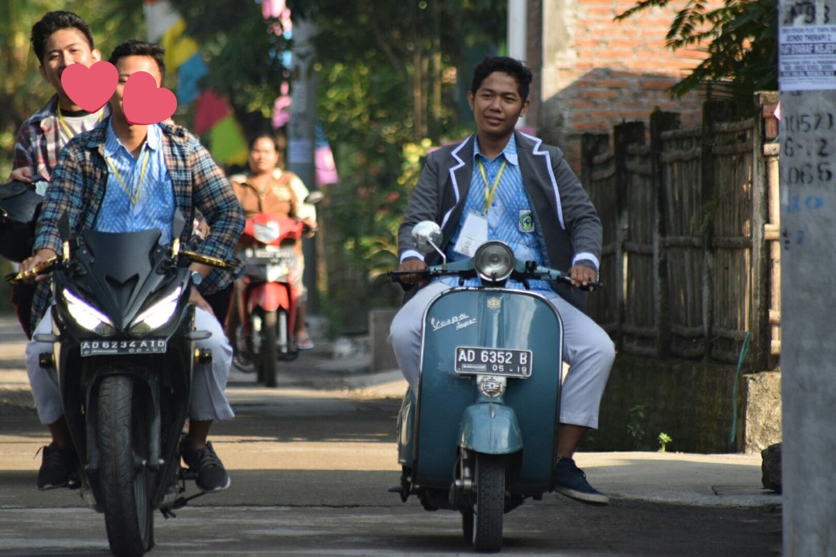 ammar_814's tweet photo. pernah vespa pada masanya https://t.co/VuUumKEdGr
