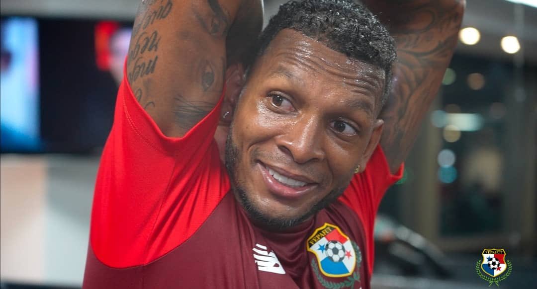 AgendaFutbolPan's tweet photo. 🚨ATENCIÓN🚨

Los jugadores Luis “manotas” Mejia y Alberto “negrito” Quintero han dado positivo en pruebas PCR, ambos son asintomáticos, les haran segundas pruebas para confirmar😢

Adalberto Carrasquilla y Victor Griffith en cuarentena preventiva por contacto

#AgendaFútbol https://t.co/KSF8Fia4gT