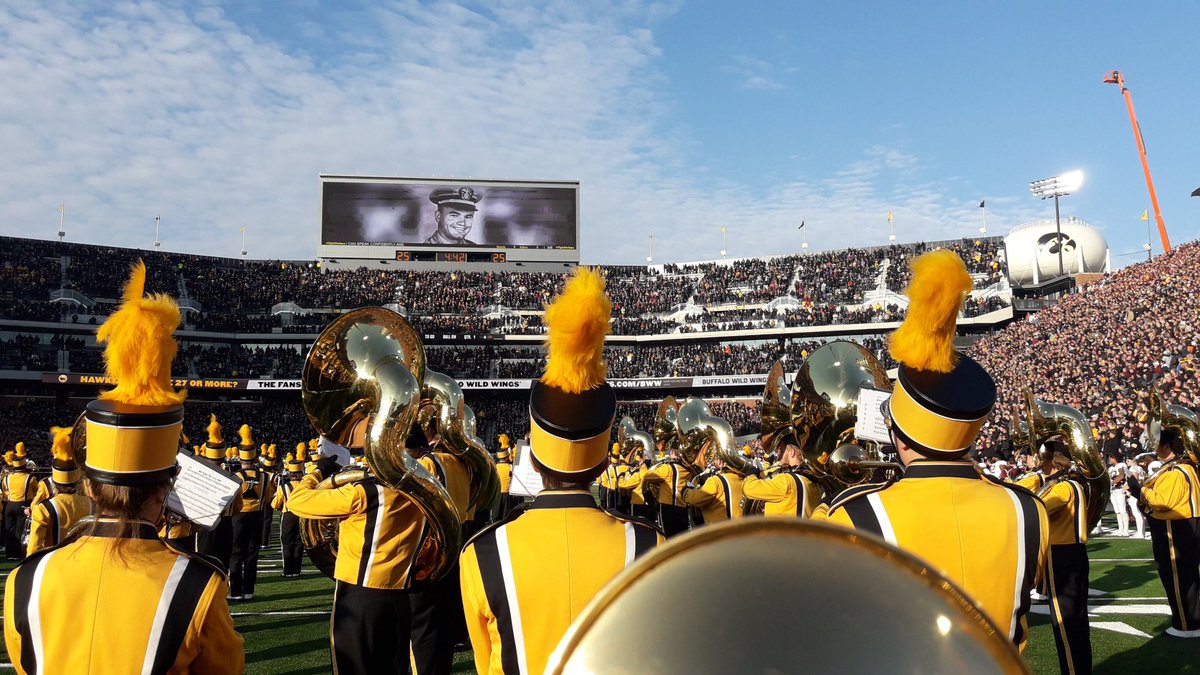 NathanJTopping's tweet photo. It's a great to be a Hawkeye because game days in Kinnick are magical #1DayForIowa #readyfortheboom @HawkeyeBand https://t.co/H4d2UK6nxE