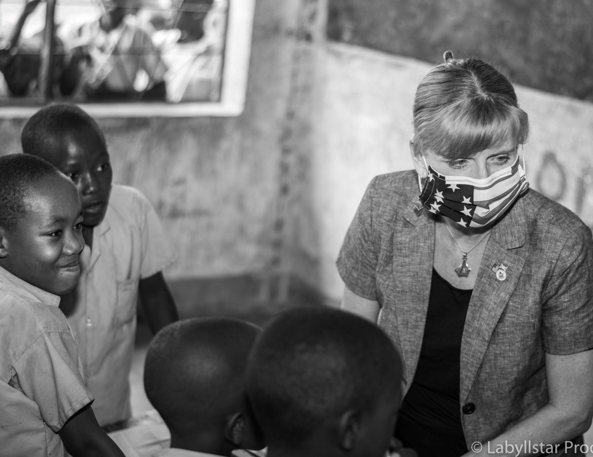 It was amazing to visit primary and secondary schools and meet children eager to learn. Thanks to @Ahezal and @UCBUM_Burundi for the tour #Burundi
