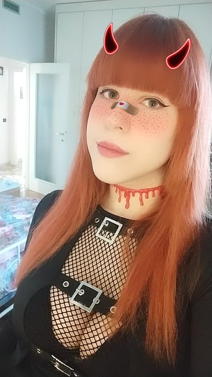 MikoHiraku's tweet photo. Just vibin~

#littledevil #devilhorns #choker #blood #fakeblook #fishnet #fishnetshirt #altgirl #alternative #goth #gothicc https://t.co/XRRij2tC3M