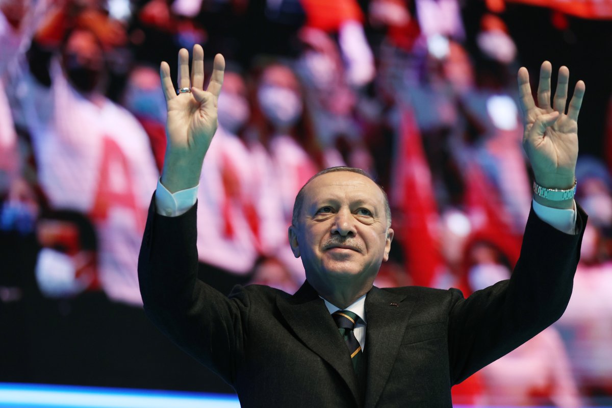 RTErdogan's tweet photo. Bugün gerçekleştirdiğimiz AK Parti 7. Olağan Büyük Kongresi’nin hayırlara vesile olmasını diliyorum. 

Türkiye’yi önce 2023 hedeflerine, ardından da 2053 vizyonuna inşallah Cumhur İttifakı'yla kavuşturacağız. https://t.co/VAaPdbn9t2