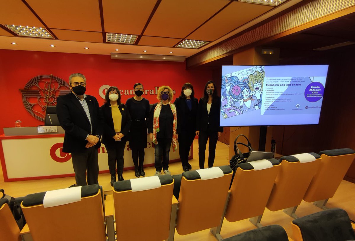 Virginiapenya's tweet photo. Gràcies a la Neus Bonet i la Coia Ballesté per la seva magnífica intervenció en el dia d’ahir, a la Cambra de Comerç de Reus, amb motiu del 8M. Testimoni de dues grans professionals .@nbonet_catradio @CoiaBalleste @cambrareus @montserratfj @reus_cat https://t.co/vri9m3TfNb