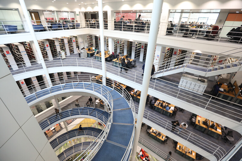 LSELibrary's tweet photo. Marking the Library’s 125th anniversary, here’s a selection of photographs from the last 10 years that show different perspectives of a busy library. https://t.co/MCd3VEjS8d