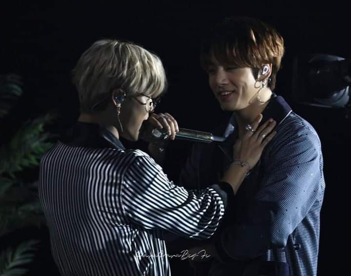 kchrisfls_'s tweet photo. You're touch ²..
#jikook #homebts https://t.co/u00pDSp9mp